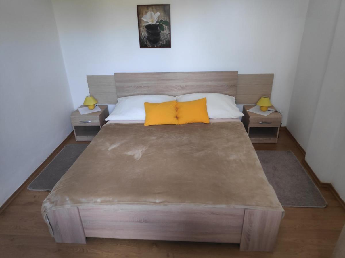 Holiday Home Liptovsky Peter ลิปโตฟสกี ราโดค ภายนอก รูปภาพ